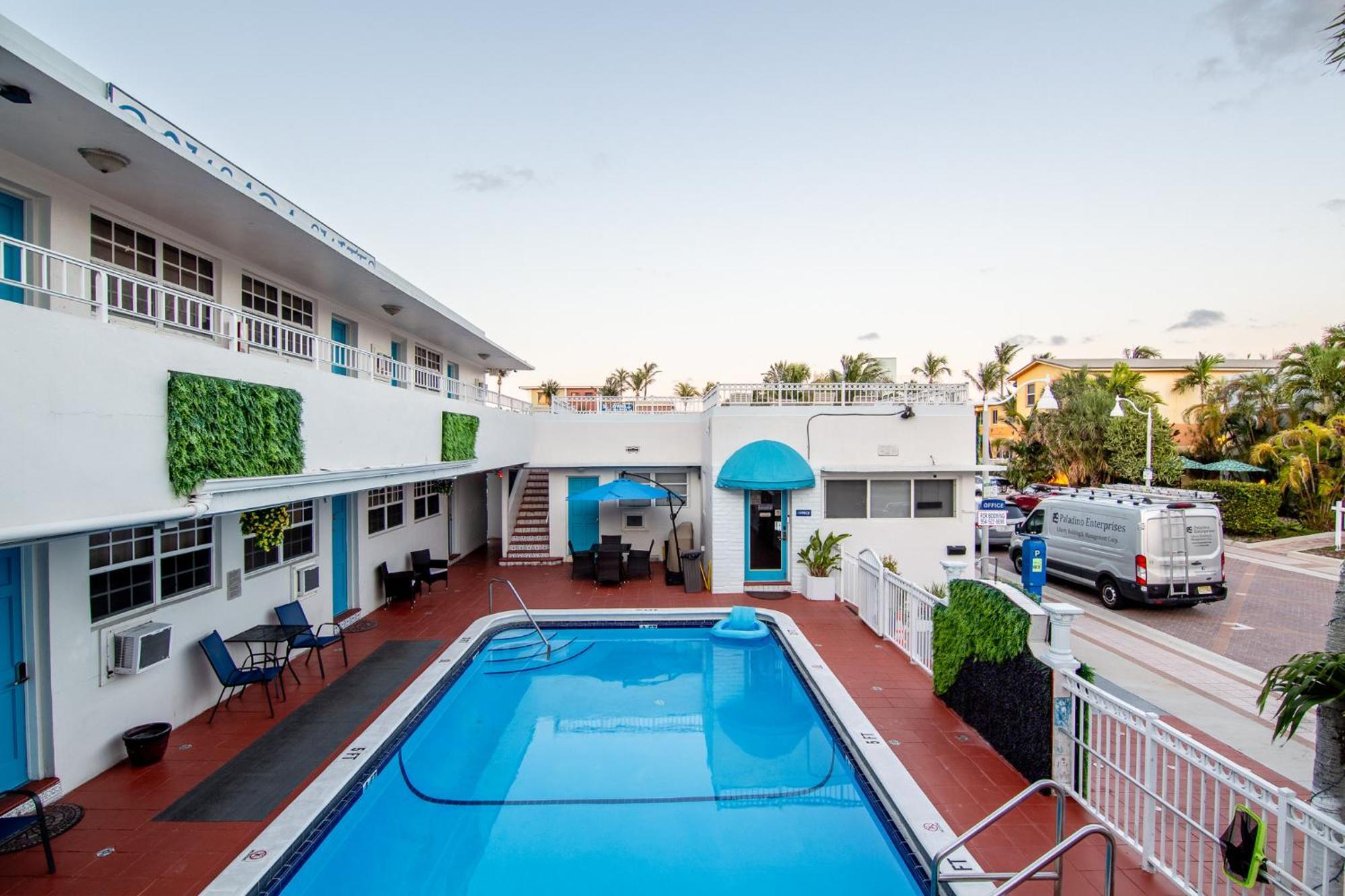 Pousada Suites Голливуд Экстерьер фото