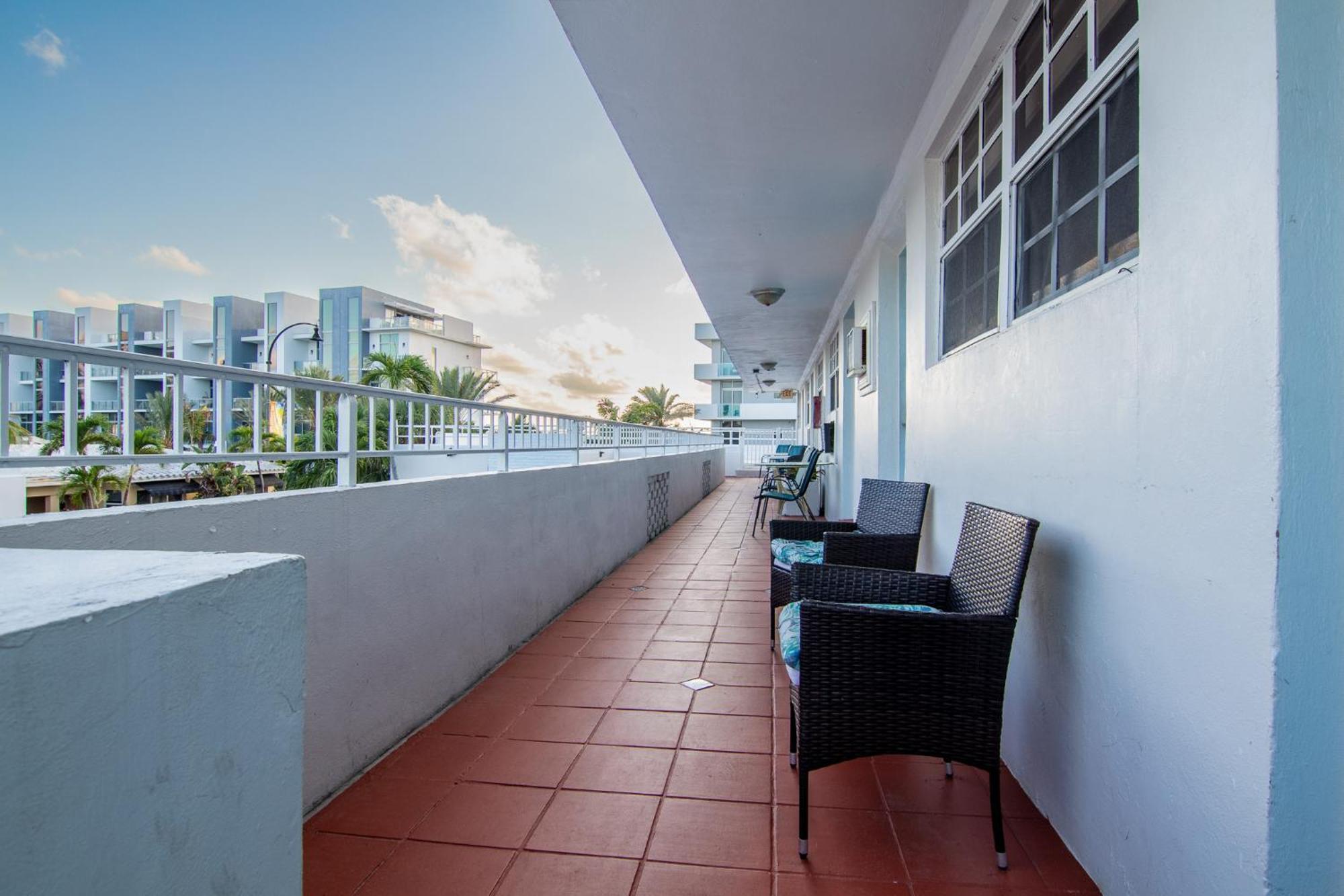Pousada Suites Голливуд Экстерьер фото