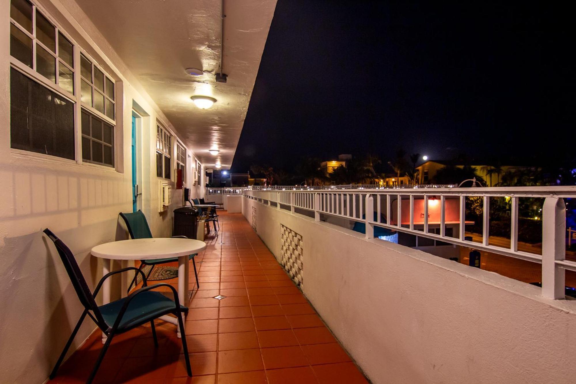 Pousada Suites Голливуд Экстерьер фото