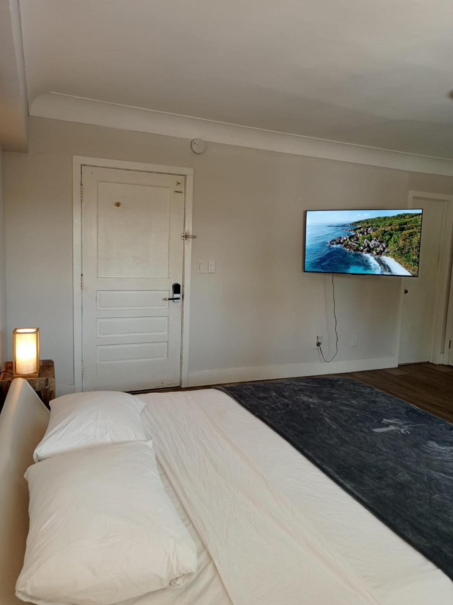 Pousada Suites Голливуд Экстерьер фото